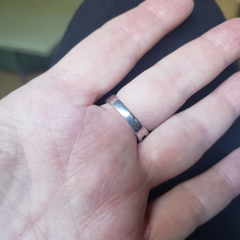 DIAMONIQUE BAND RING - Picture 8 of 8